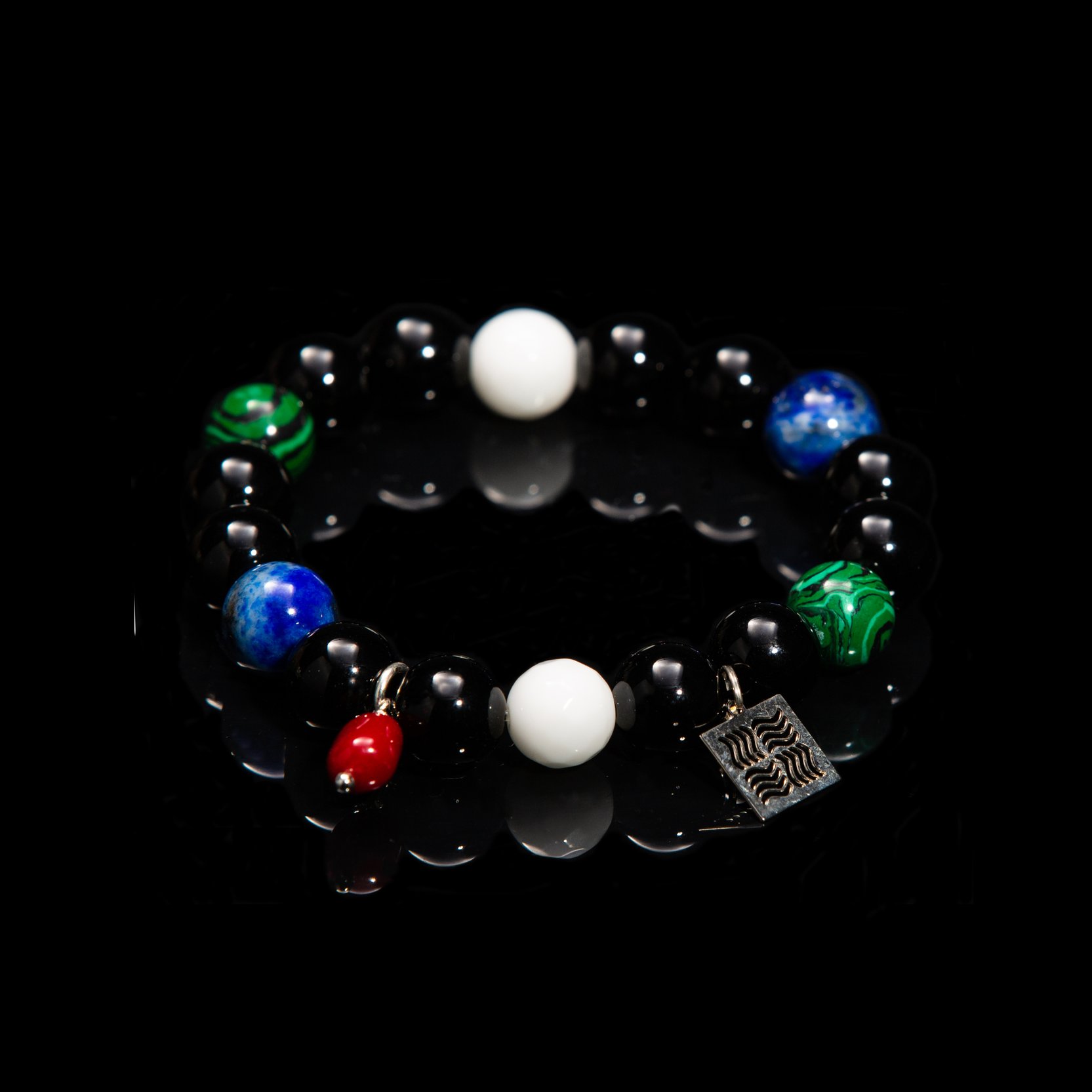 Bracelet made of multi-colored stones