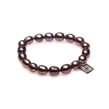 Pearl bracelet of beautiful graphite color