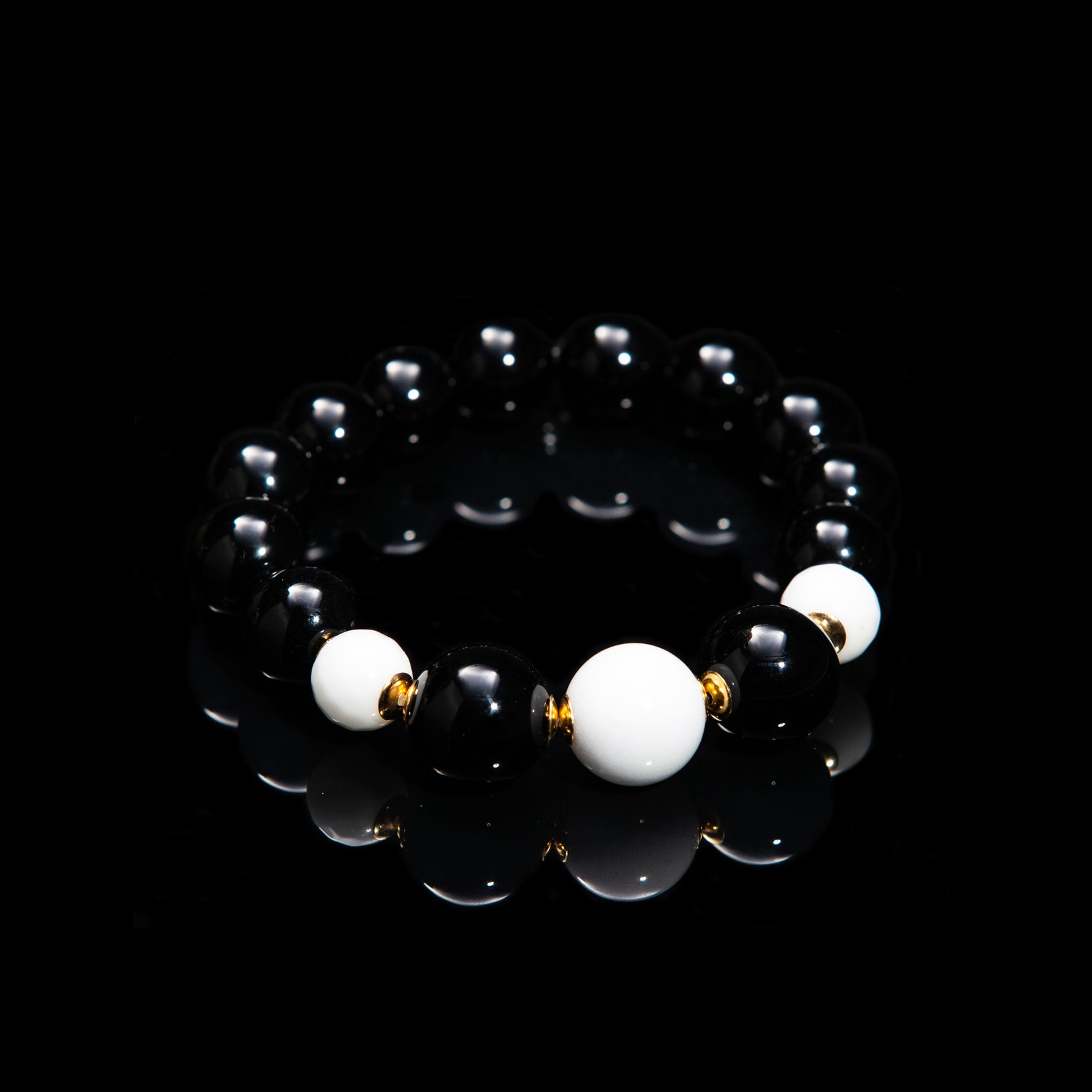 Black agate bracelet with white agates
