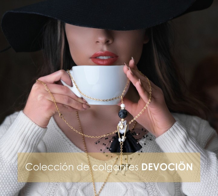 ¿Con qué te tomas café? ¡Somos, con increíbles muñecas colgantes de la marca española SARANA!