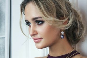 Earrings with natural stones from SARANA®: the secret of your unique style