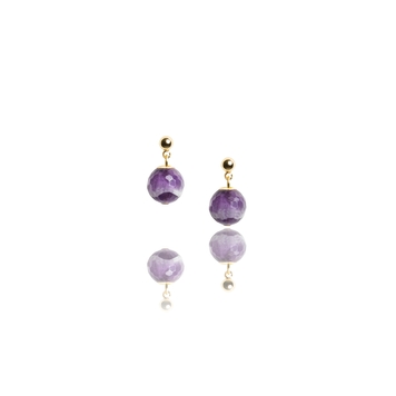 Elegant stud earrings with amethyst.