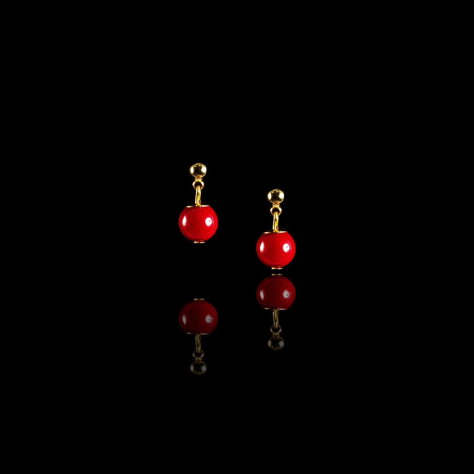 Earrings-studs with corals
