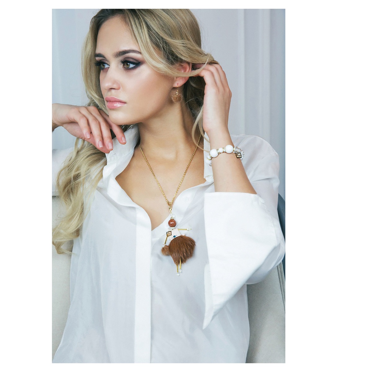 Joyas con piel color cobre: muñeca-colgante, pendientes y pulsera de cristal de la colección invernal SARANA®