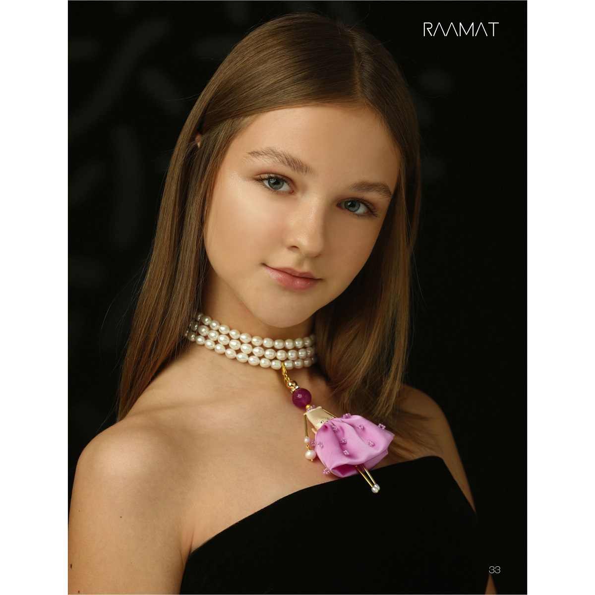 Muñeca colgante de joyería SARANA® en color lavanda — regalo original para una chica