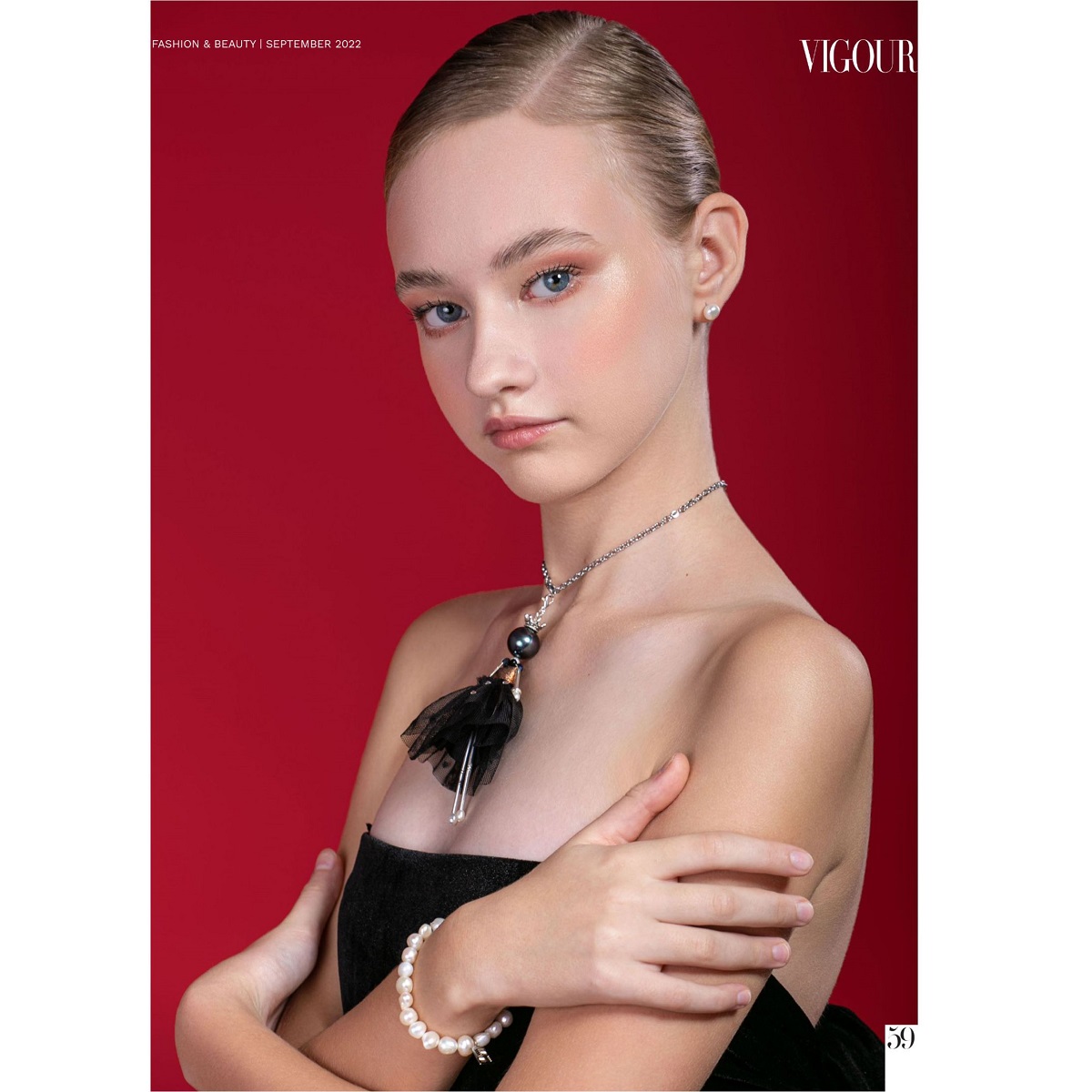 Black pendant — an elegant neckpiece for special occasions