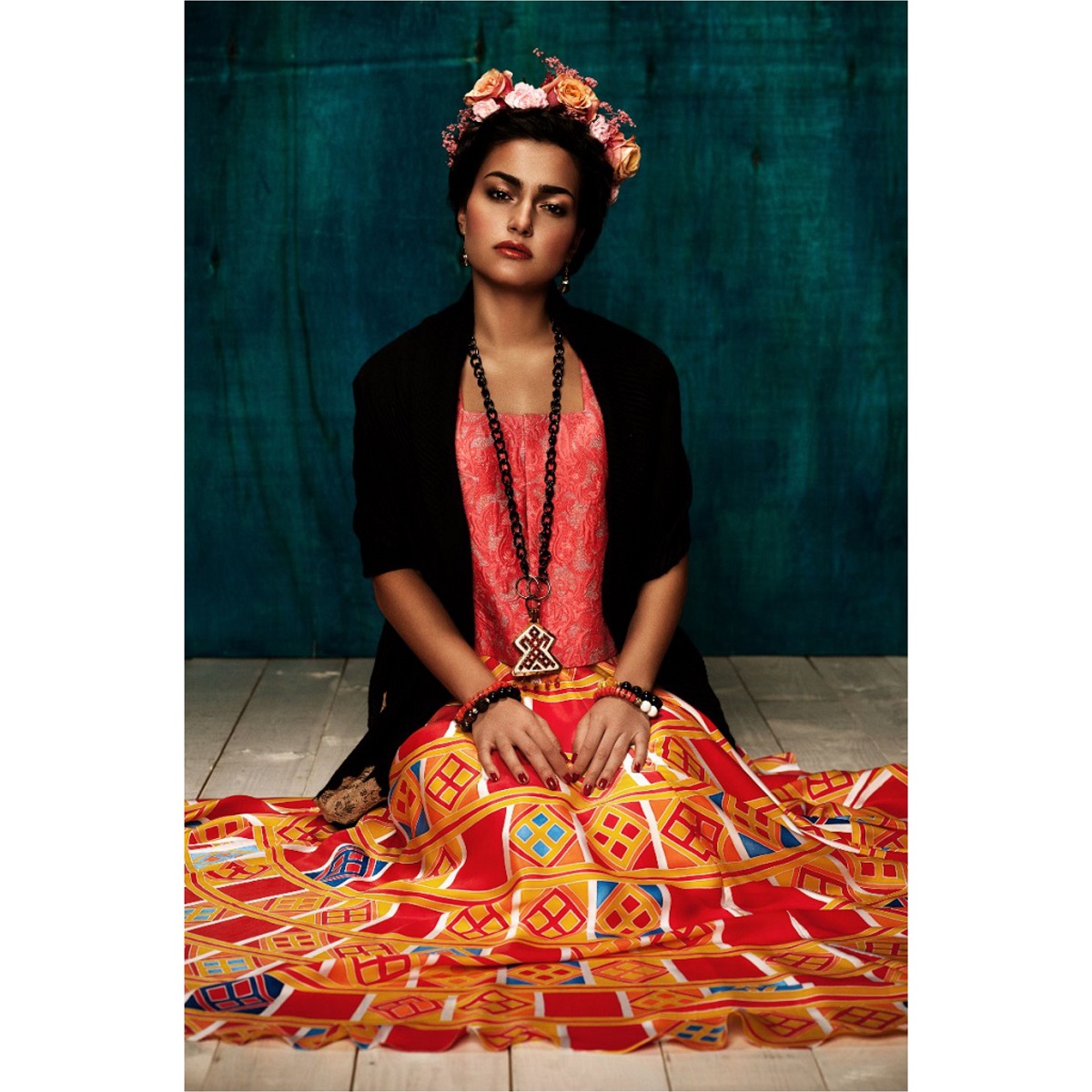 Pulseras de piedras naturales, collares y pendientes de cuarzo ahumado SARANA® — joyas inspiradas en Frida Kahlo
