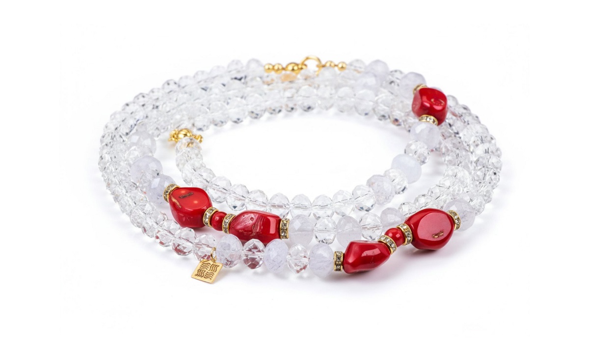 SARANA® crystal sautoir with rock crystal and coral — designer jewelry with natural gemstones.